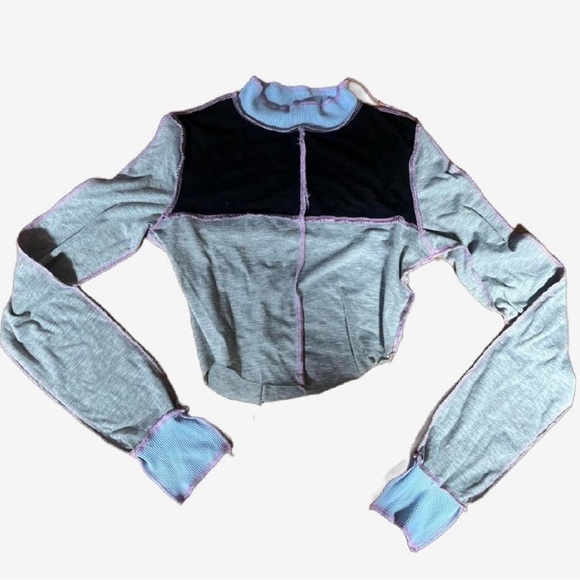 Colorful Natalie long sleeve colorblock stitch cropped top🩵🩷 - Picture 2 of 6